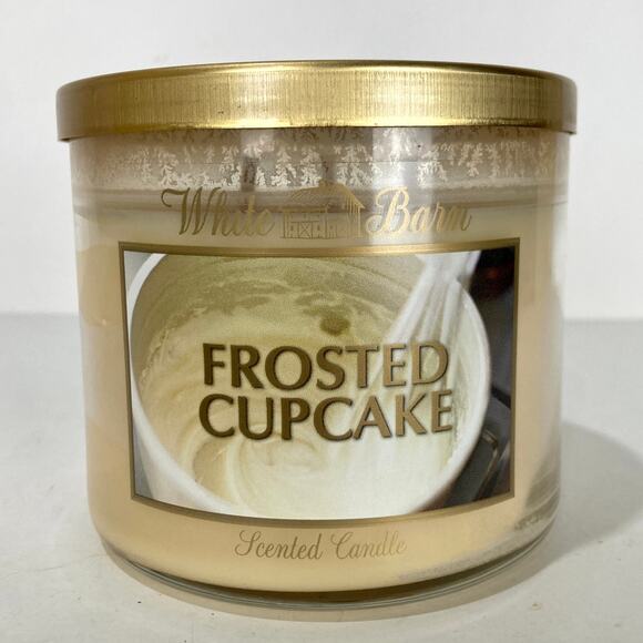 UNBURNED Bath & Body Works White Barn Sweet Cupcake 3 Wick Candle 14.5 Oz - Picture 1 of 6